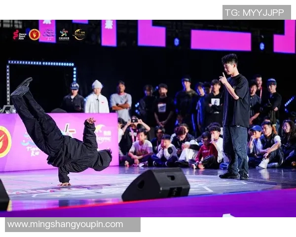 重庆街舞队在世界攀岩锦标赛中的战术表现分析与点评 重庆街舞队在世界攀岩锦标赛中的战术表现分析与点评