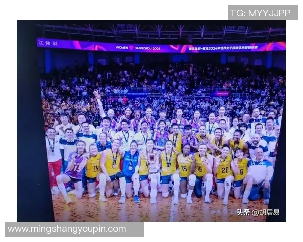 重庆排球队实力引发热议球迷对球队表现的分歧与期待