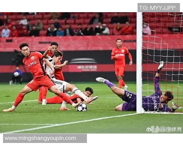 日本中超联赛精彩对决上海队迎战广州队争夺胜利