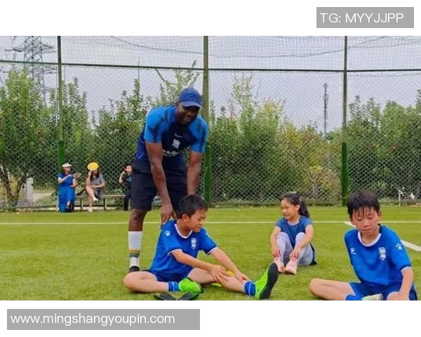 余嘉豪：从青涩少年到篮球场上的璀璨明星之路